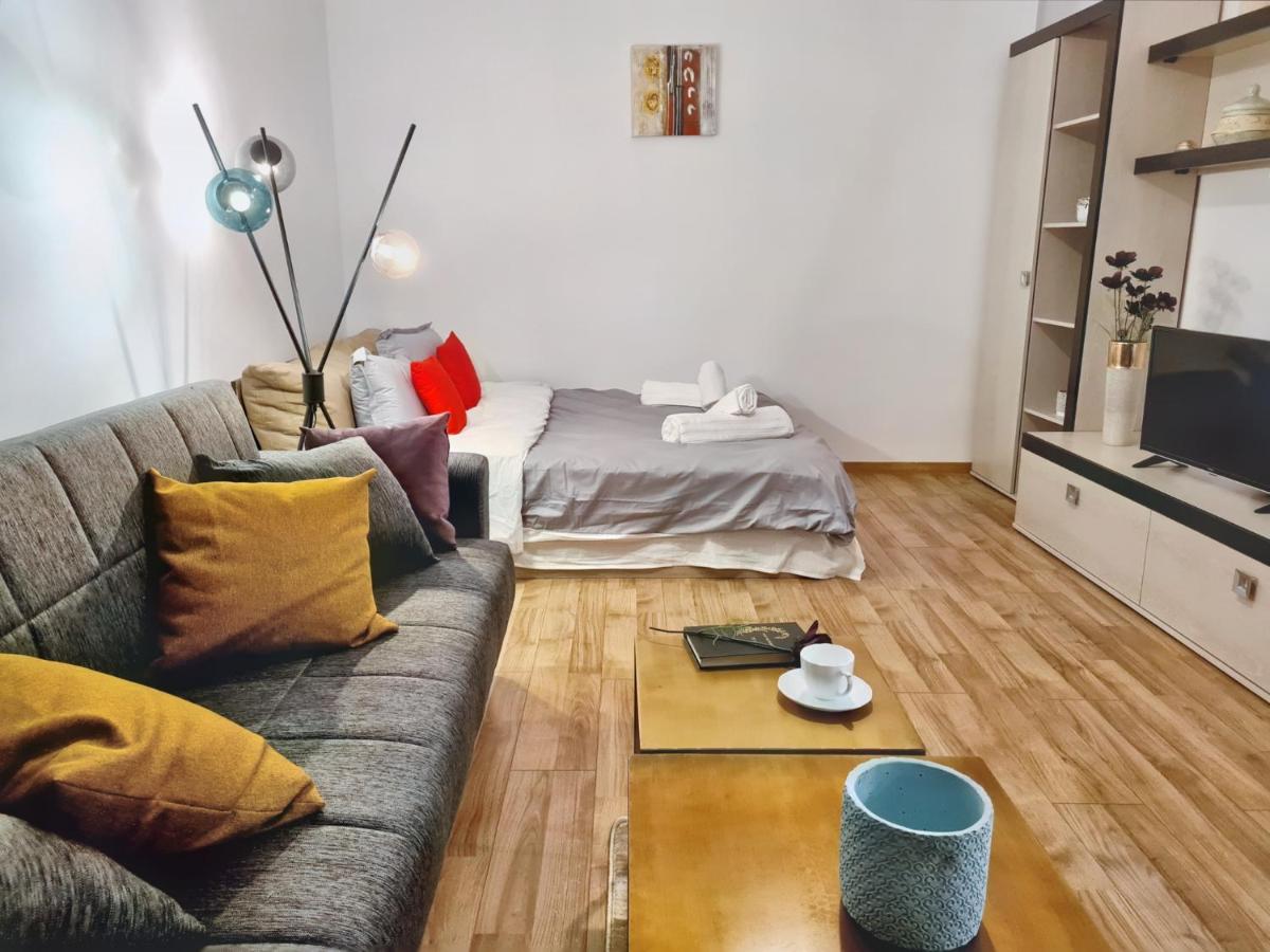 Lovely Ultracentral Apartment With Parking Cluj-Napoca Exterior photo